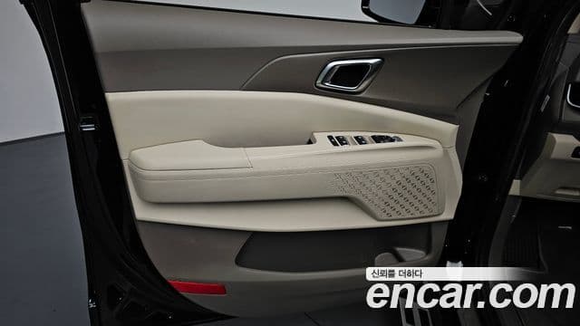 Kia Carnival 2025 — ფოტო 17/39