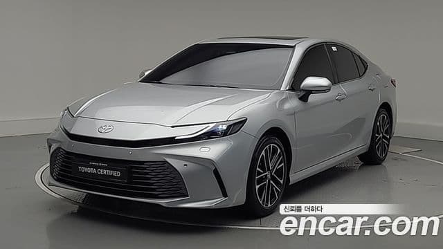 Toyota Camry 2026 — Şəkil 3/18