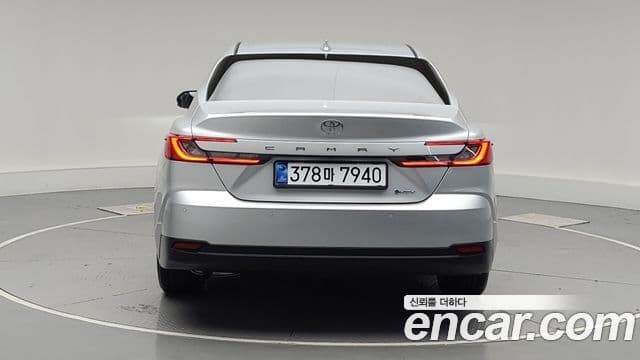 Toyota Camry 2026 — Şəkil 17/18