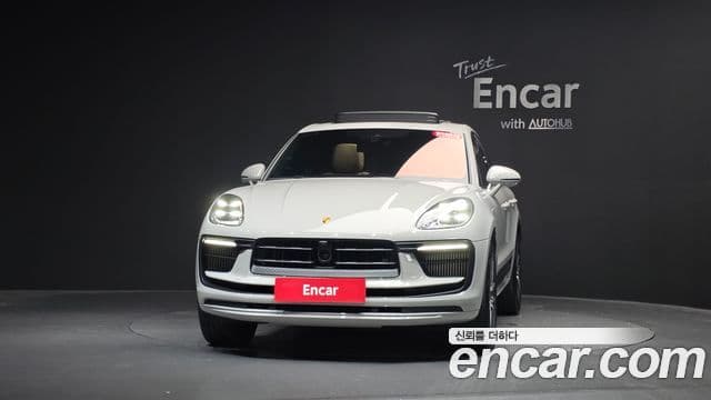 Porsche Macan 2023 — Photo 15/31