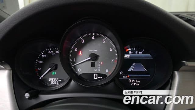 Porsche Macan 2023 — Photo 10/31