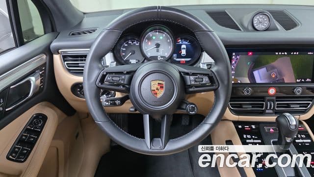 Porsche Macan 2023 — Photo 5/31