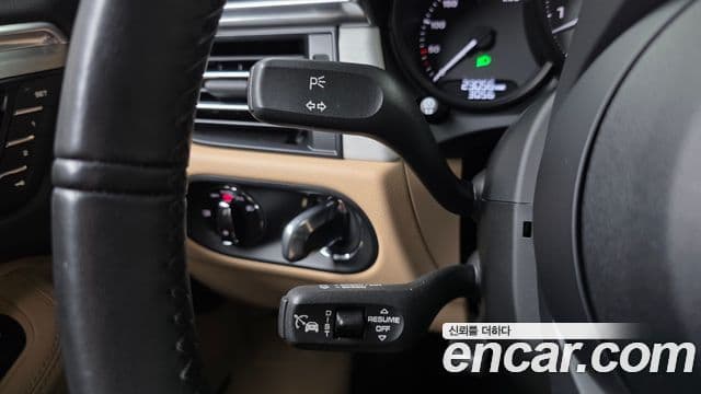 Porsche Macan 2023 — Photo 2/31