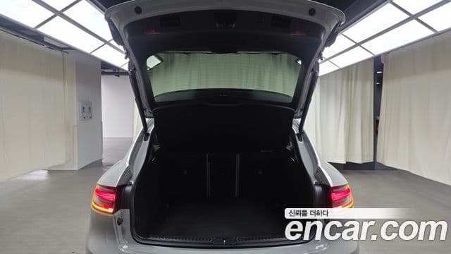 Porsche Macan 2023 — Photo 23/31