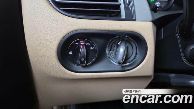 Porsche Macan 2023 — Photo 11/31