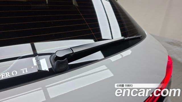 Porsche Macan 2023 — Photo 29/31