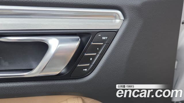 Porsche Macan 2023 — Photo 31/31