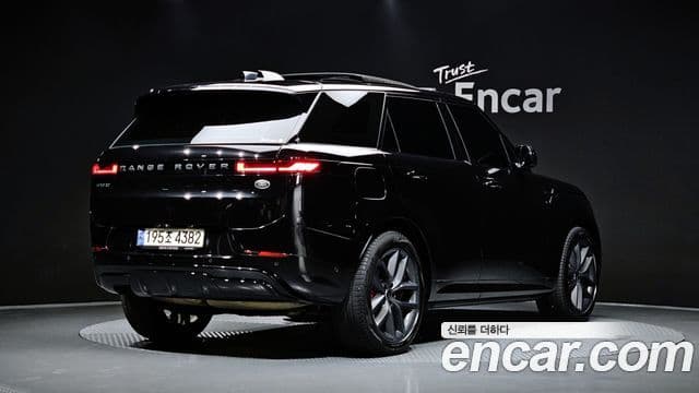Land Rover Range Rover Sport 2023 — Фото 2/20