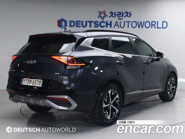 Kia Sportage 2023 — Фото 1/20
