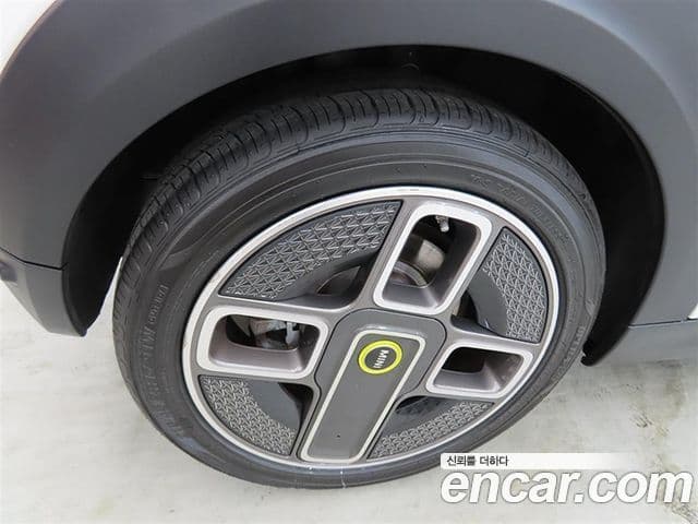 Mini Cooper Electric 2023 — ფოტო 5/20