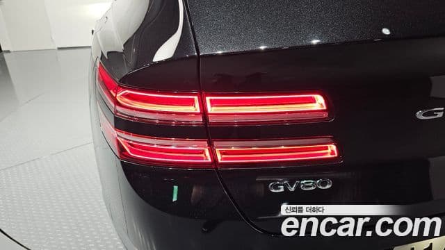 Genesis GV80 2022 — ფოტო 22/35