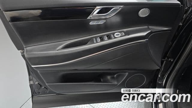 Genesis GV80 2022 — ფოტო 31/35