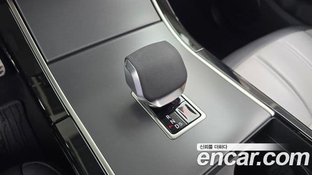 Land Rover Range Rover Evoque 2025 — Фото 9/20