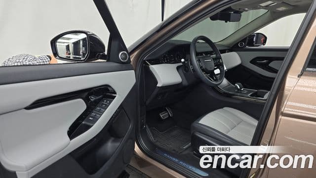 Land Rover Range Rover Evoque 2025 — Фото 10/20