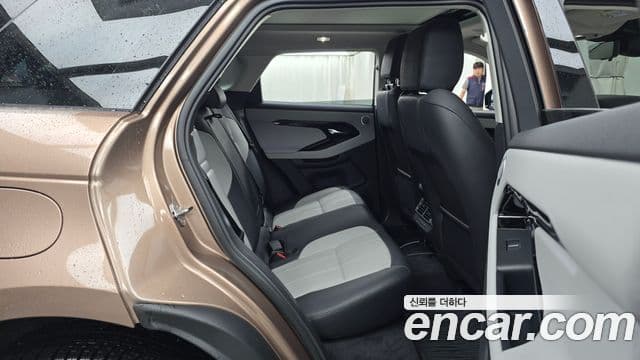 Land Rover Range Rover Evoque 2025 — Фото 12/20