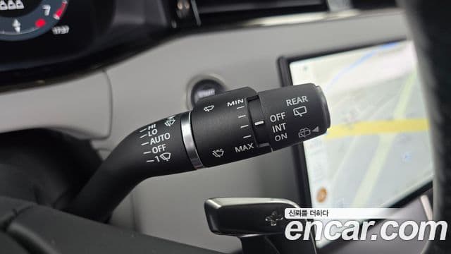 Land Rover Range Rover Evoque 2025 — Фото 17/20