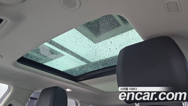 Land Rover Range Rover Evoque 2025 — Фото 18/20
