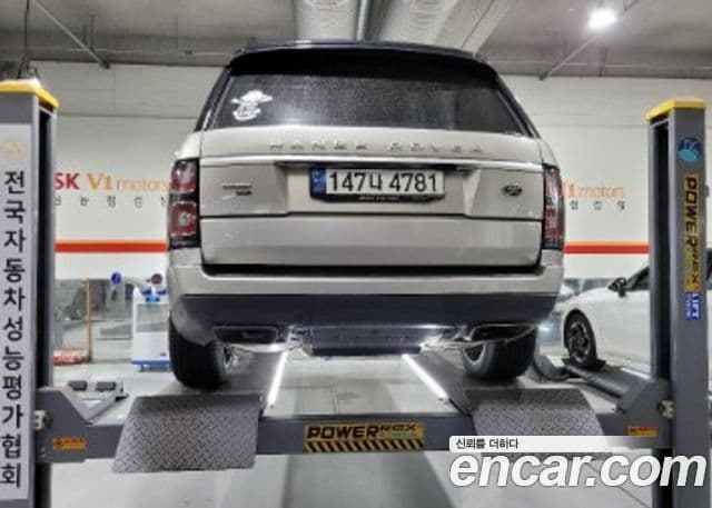 Land Rover Range Rover 2021 — Фото 1/2