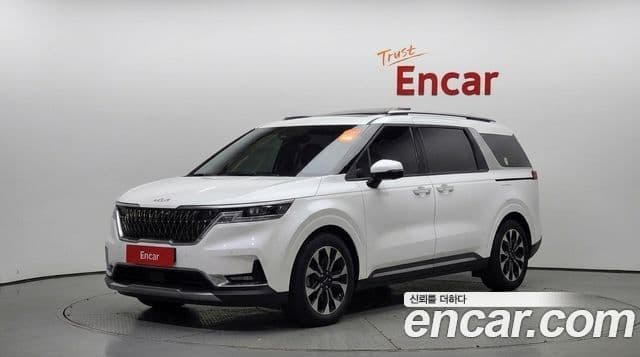Kia Carnival 2023 — Фото 1/20