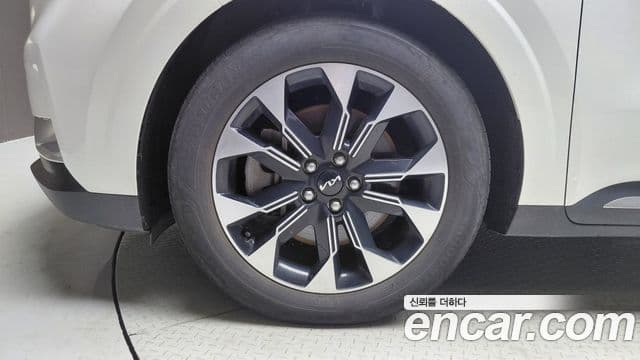 Kia Carnival 2023 — Фото 5/20