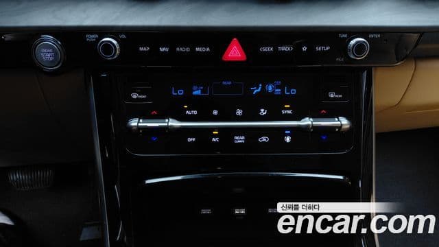 Kia Carnival 2023 — Фото 17/20