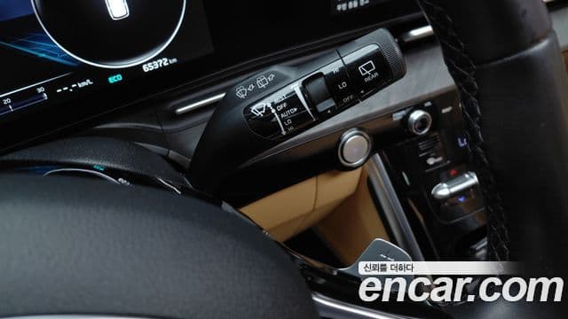 Kia Carnival 2023 — Photo 15/36