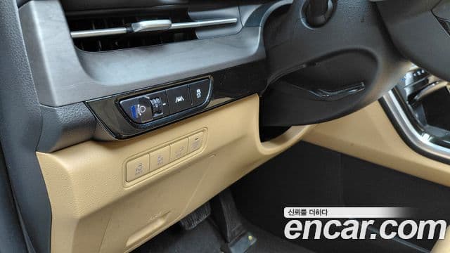 Kia Carnival 2023 — Photo 10/36