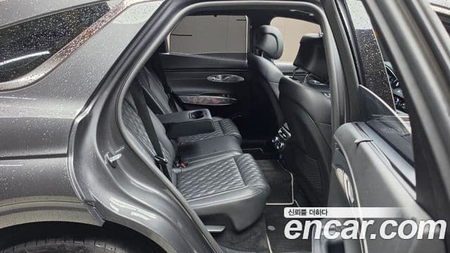 Genesis GV70 2022 — Şəkil 28/36