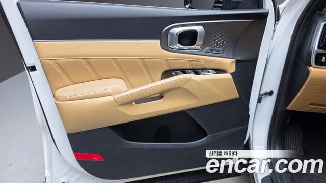 Kia Sorento 2022 — Photo 18/36