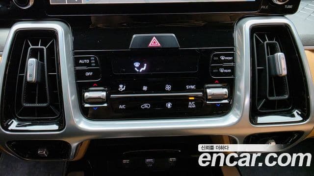 Kia Sorento 2022 — Photo 5/36