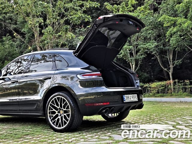 Porsche Macan 2021 — Фото 20/20