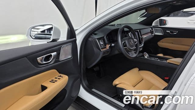 Volvo V60 Cross Country 2024 — Фото 10/20