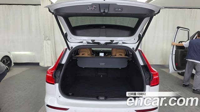 Volvo V60 Cross Country 2024 — Фото 20/20