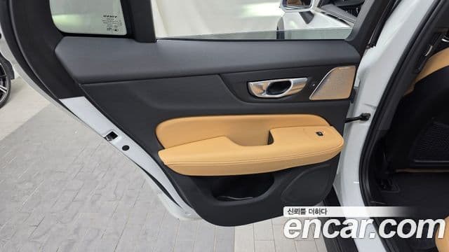 Volvo V60 Cross Country 2024 — Photo 16/34