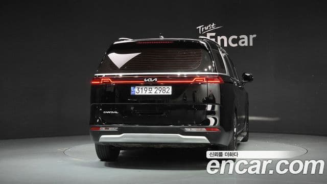 Kia Carnival 2023 — Фото 3/20