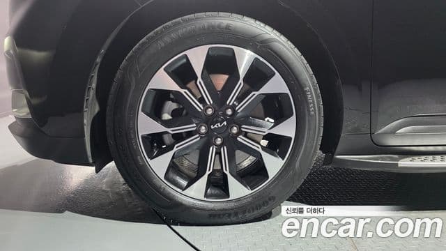 Kia Carnival 2023 — Фото 4/20