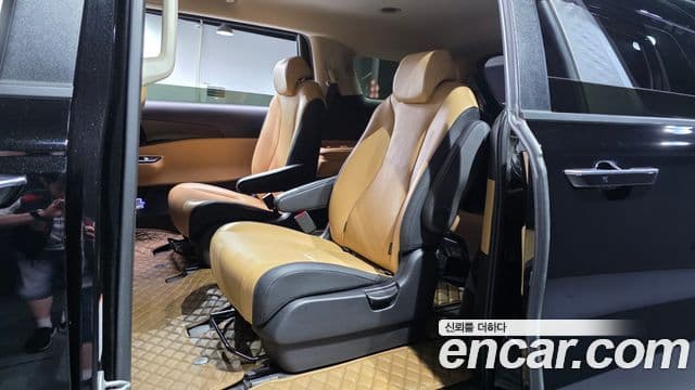 Kia Carnival 2023 — Фото 11/20