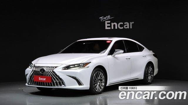 Lexus ES300h 2026 — Фото 1/20