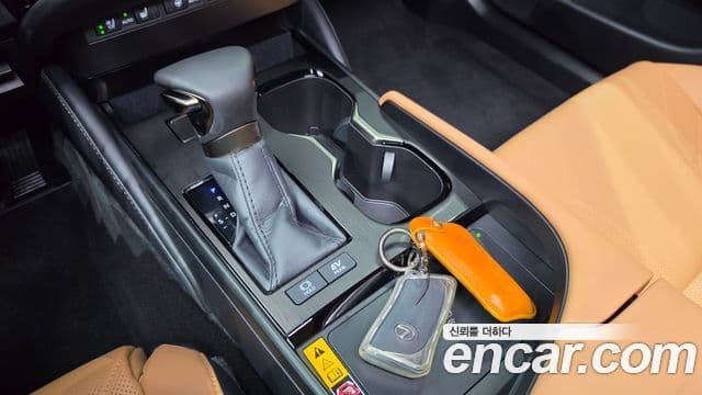 Lexus ES300h 2026 — Şəkil 14/30