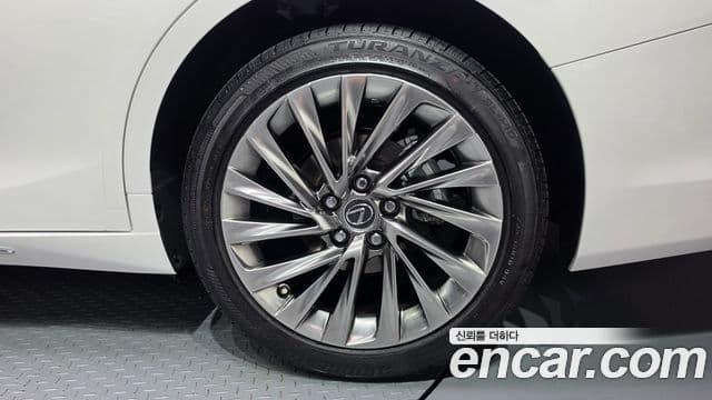 Lexus ES300h 2026 — ფოტო 25/30