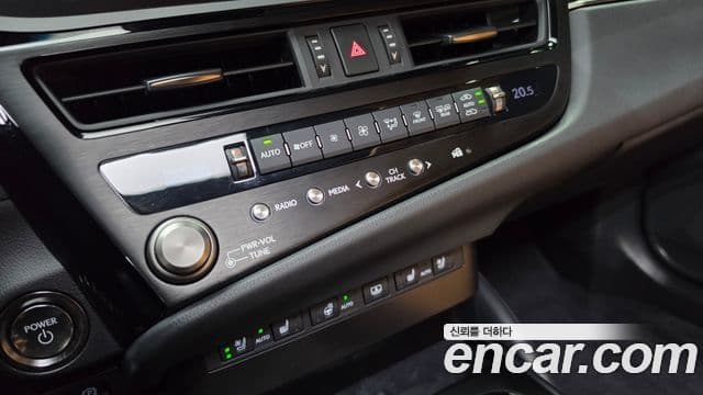Lexus ES300h 2026 — ფოტო 19/30