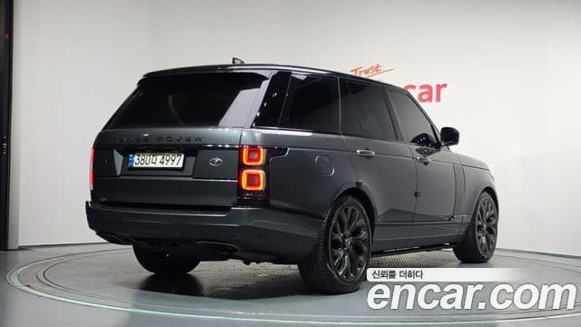 Land Rover Range Rover 2018 — Photo 17/20