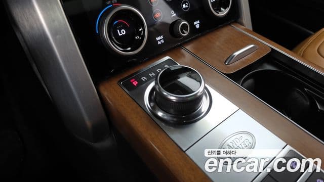 Land Rover Range Rover 2018 — Photo 20/20