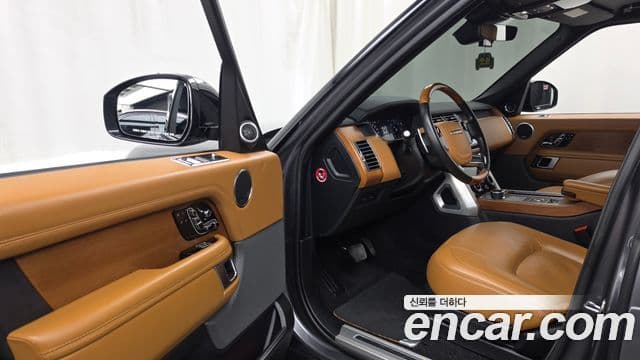 Land Rover Range Rover 2018 — Photo 2/20