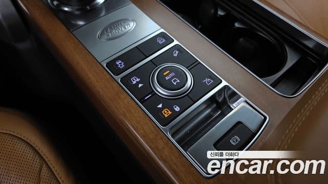 Land Rover Range Rover 2018 — Photo 8/20