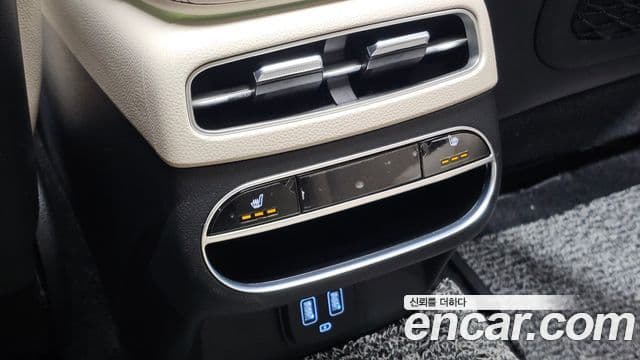 Genesis GV70 2023 — Photo 7/32