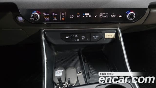 Kia Carnival 2025 — Фото 18/20