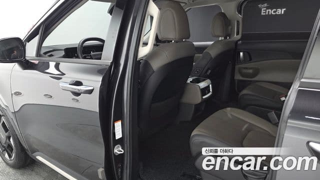 Kia Carnival 2025 — ფოტო 4/37