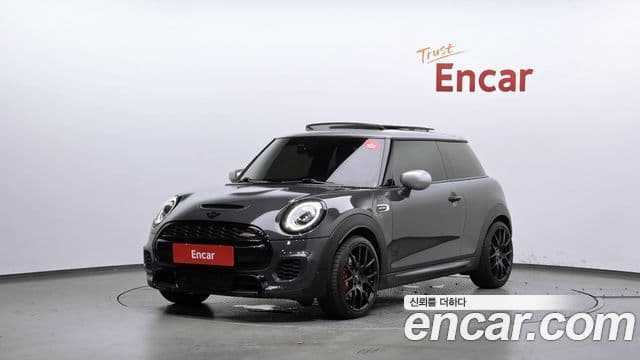Mini Cooper S 2020 — Фото 1/20