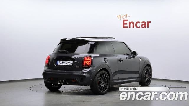 Mini Cooper S 2020 — Фото 2/20